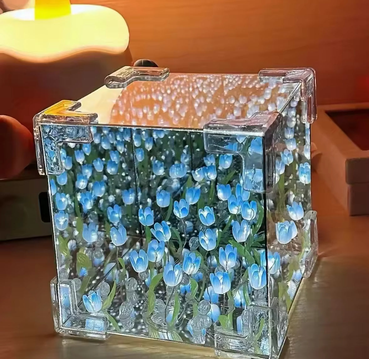 Lampada Cubo Distesa di Fiori