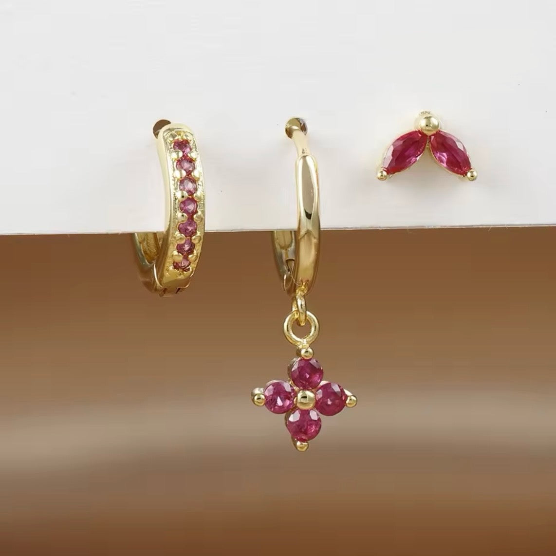 Set di 3 Orecchini Monogram Flower con Zirconi Oro/Argento